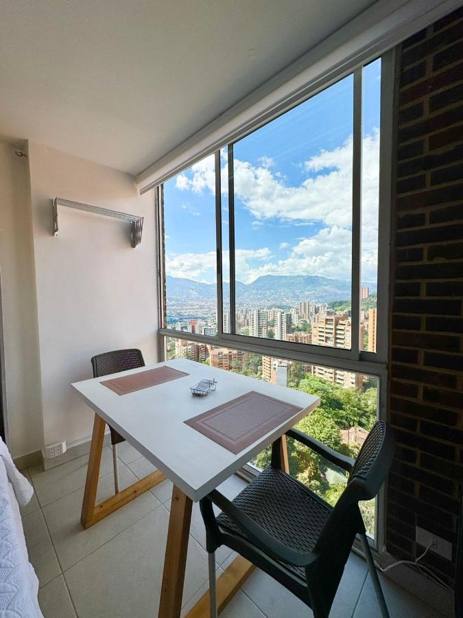 Apto Familiar In Poblado Apartment