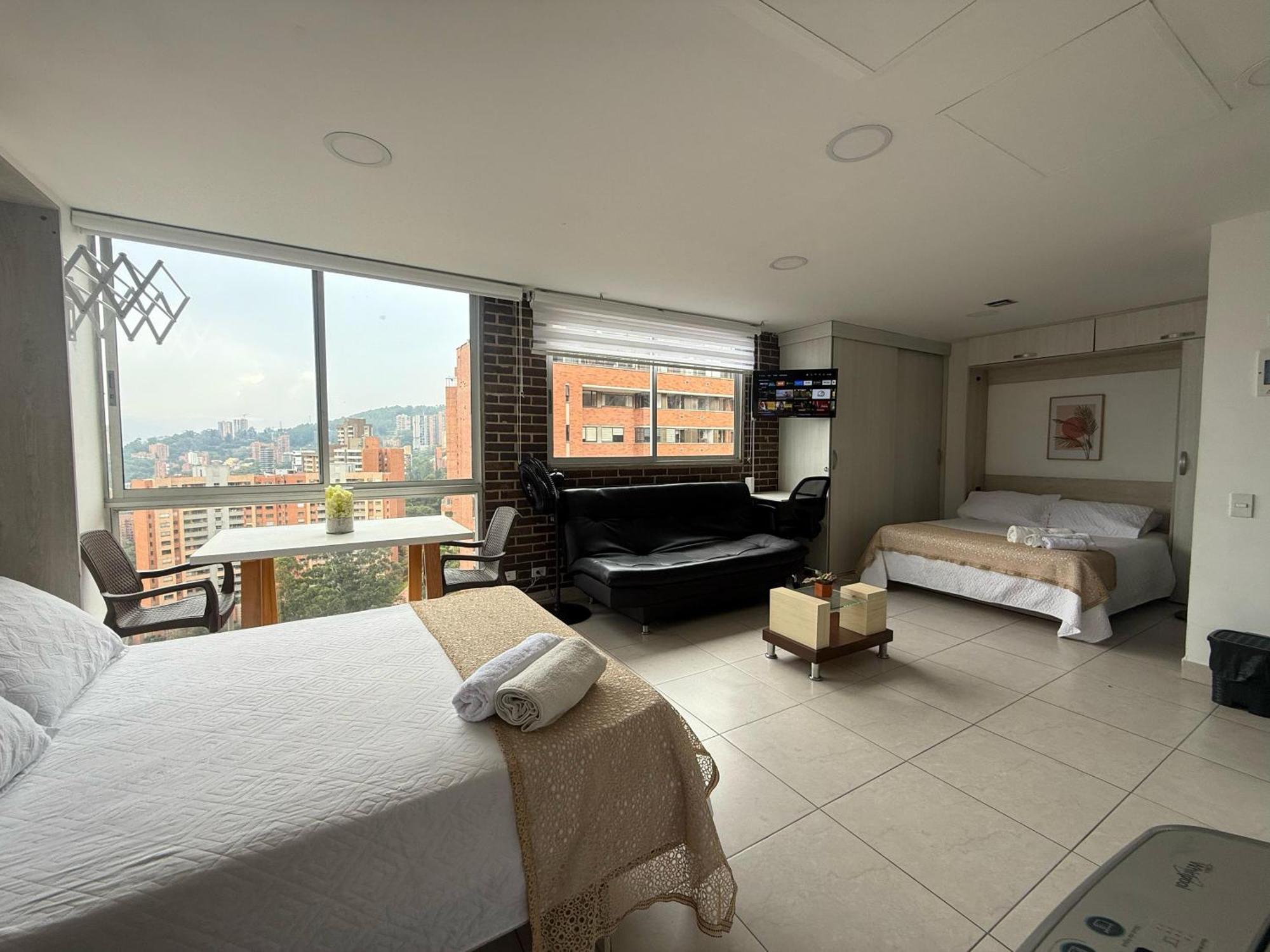 Apto Familiar In Poblado Apartamento *